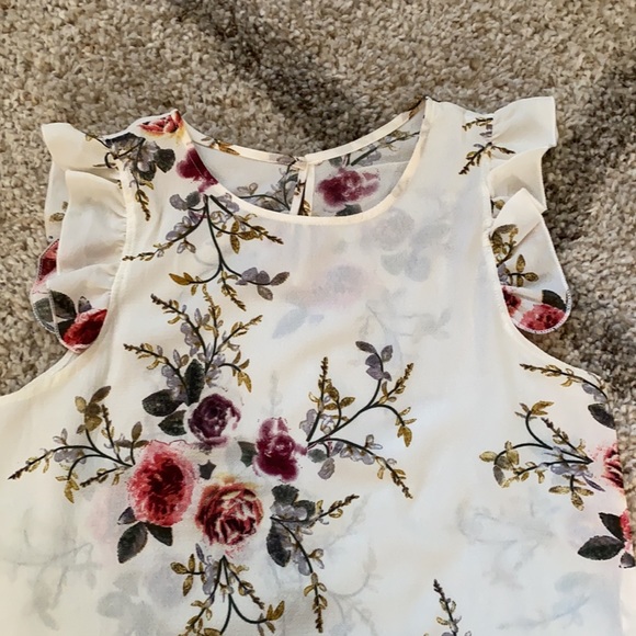 White Floral Blouse/Top 🛍🛍 - Picture 3 of 6